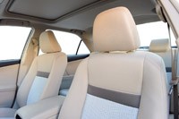 2013 Toyota Camry Hybrid front seats