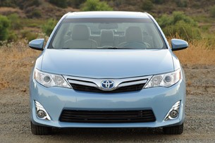 2013 Toyota Camry Hybrid front view