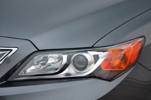 2013 Acura ILX headlight