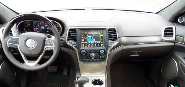 2014 Jeep Grand Cherokee EcoDiesel interior