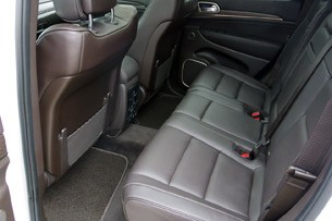 2014 Jeep Grand Cherokee EcoDiesel rear seats
