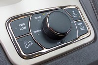2014 Jeep Grand Cherokee EcoDiesel drive mode controls