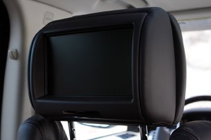 2013 Land Rover Range Rover rear seat monitor