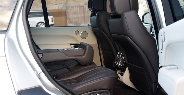 2013 Land Rover Range Rover rear seats
