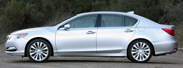 2014 Acura RLX side view