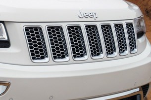2014 Jeep Grand Cherokee EcoDiesel grille