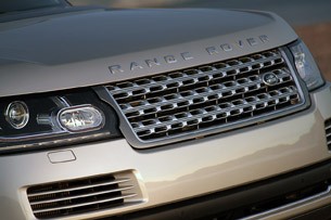 2013 Land Rover Range Rover grille