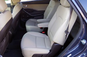 2013 Hyundai Sante Fe rear seats