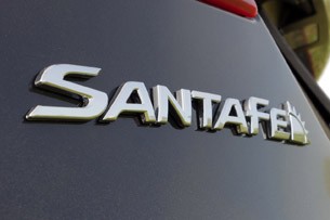 2013 Hyundai Sante Fe badge