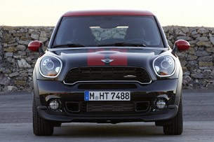 2014 Mini John Cooper Works Paceman All4  front view