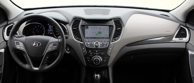2013 Hyundai Sante Fe Sport interior