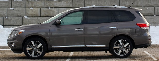 2013 Nissan Pathfinder side profile