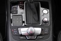 2013 Audi RS6 Avant center console