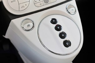 2014 Fiat 500e transmission buttons