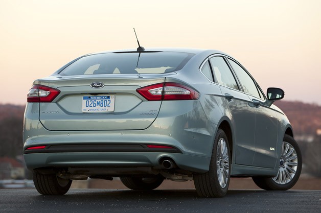 2013 Ford Fusion Hybrid rear 3/4 view
