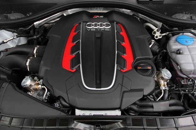 2013 Audi RS6 Avant engine