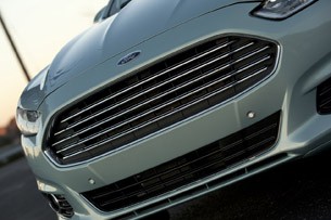 2013 Ford Fusion Hybrid grille