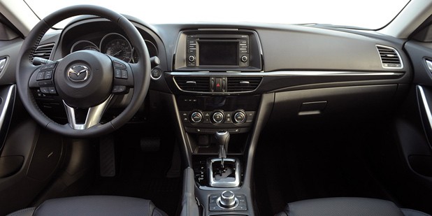 2014 Mazda6 front cabin
