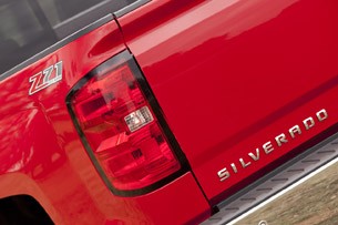 2014 Chevrolet Silverado taillight