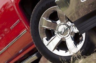 2014 Chevrolet Silverado wheel