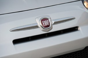 2013 Fiat 500 Turbo grille