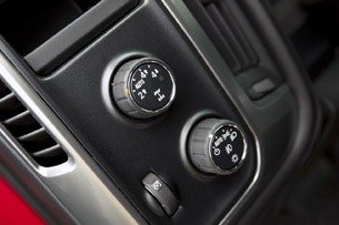 2014 Chevrolet Silverado drive mode controls