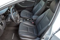 2013 Hyundai Elantra GT front seats