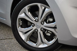 2013 Hyundai Elantra GT wheel