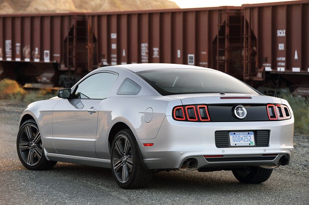 2013 Ford Mustang V6 rear 3/4 view