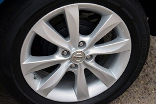 2014 Nissan Versa Note wheel