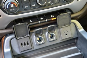 2014 GMC Sierra USB and power outlets