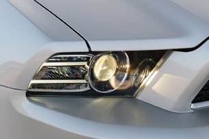 2013 Ford Mustang V6 headlight