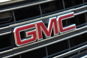 2014 GMC Sierra badge