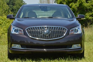 2014 Buick LaCrosse front view