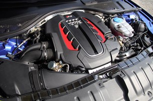 2014 Audi RS7 engine