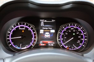 2014 Infiniti Q50 gauges