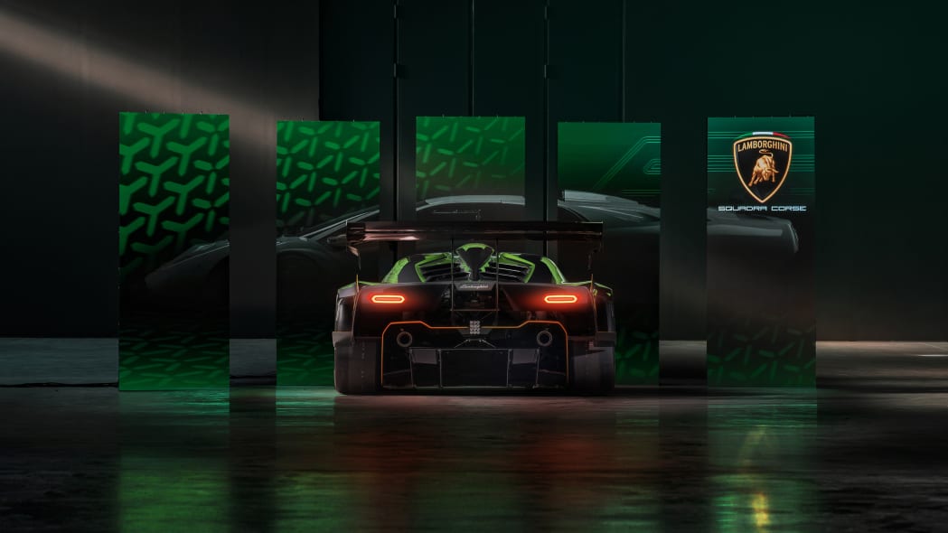 Lamborghini unveils its new track-only Essenza SCV12 ...