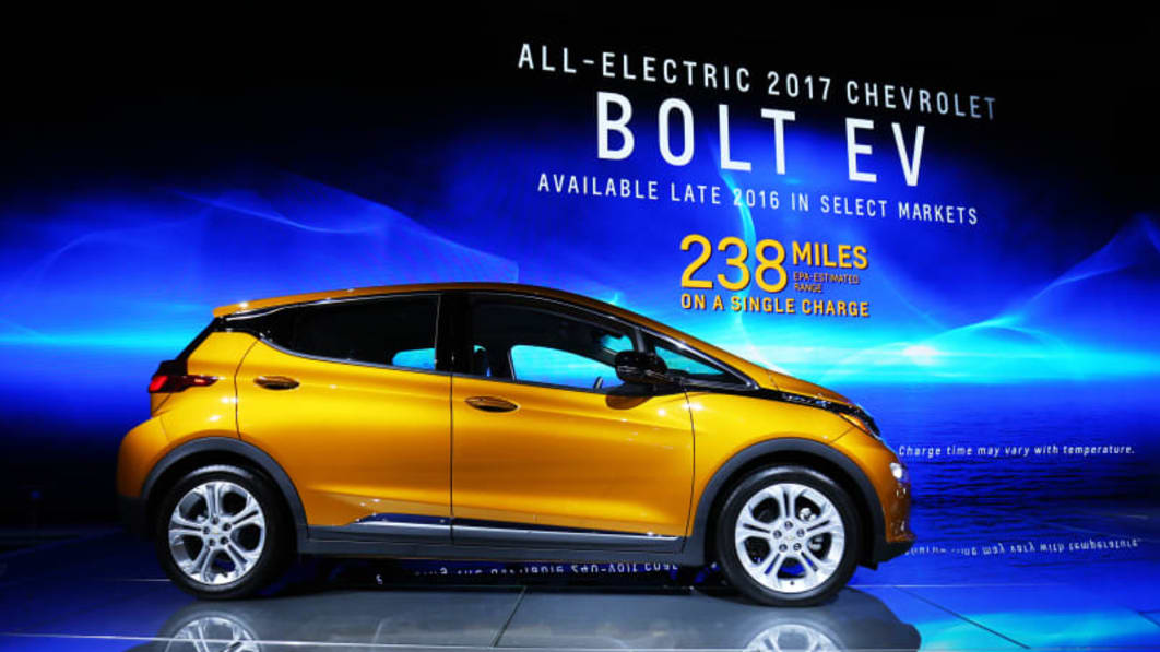 chevy-bolt-price-won-t-be-lowered-as-its-federal-ev-tax-credit-fades