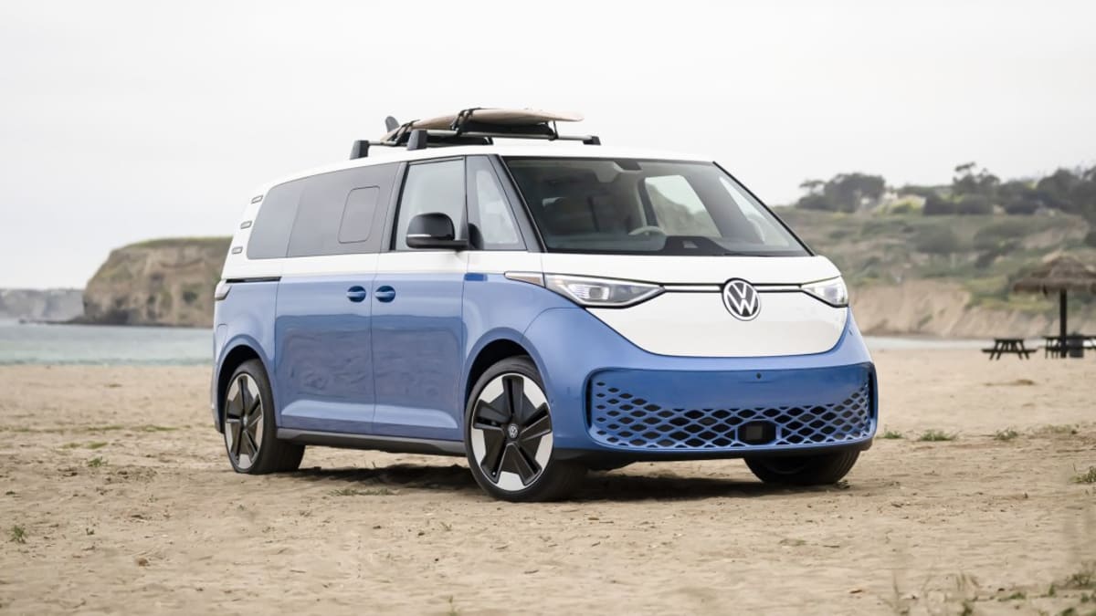 2024-VW-ID.-Buzz-front-three-quarter-with-surf-board.jpg
