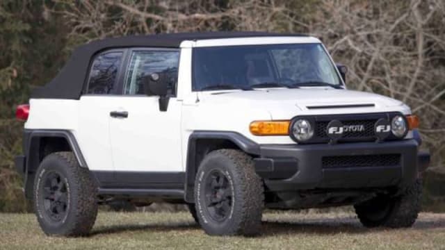 Toyota Fj Cruiser Prices Reviews And New Model Information Autoblog