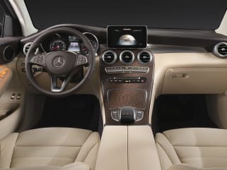 2018 Mercedes Benz Glc 300 Vs 2018 Bmw X4 And 2017 Bmw X3 Interior Photos
