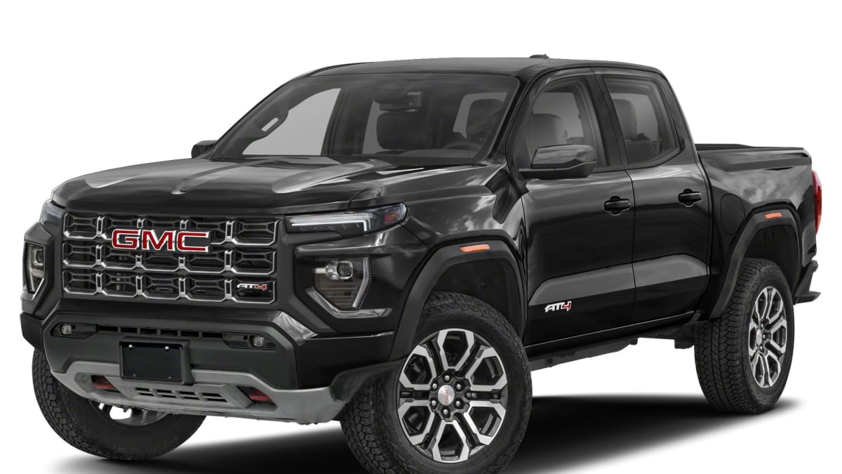 2023 GMC Canyon AT4 4x4 Crew Cab 5 ft. box 131 in. WB Pictures - Autoblog