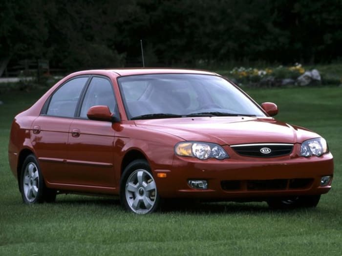 Кия спектра сколько. Киа спектра 2004. Kia Spectra 2002. Kia Spectra 2002 хэтчбек. Kia Spectra 2000-2001.