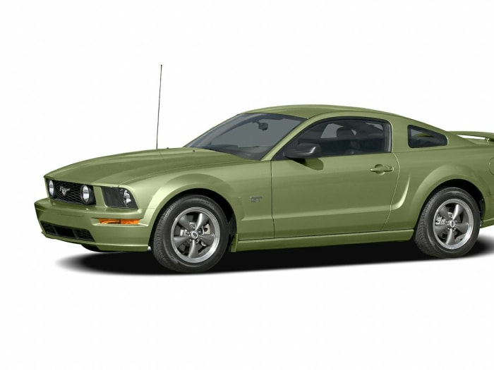 2006-ford-mustang-gt-premium-2dr-coupe-trim-details-reviews-prices