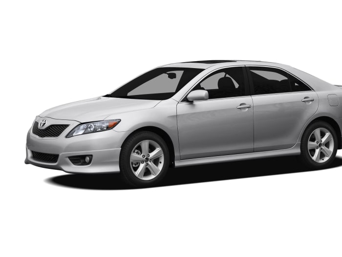 2010 Toyota Camry LE 4dr Sedan Specs and Prices