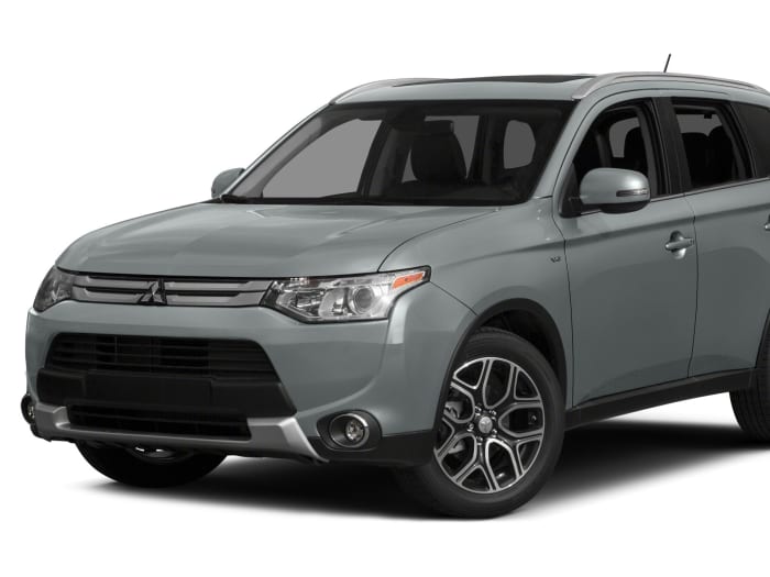 Mitsubishi outlander 2015 года