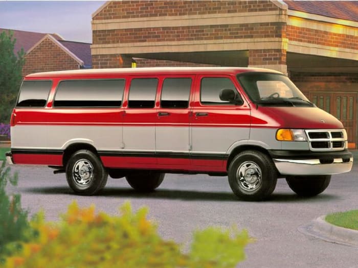 Dodge Ram van 2003