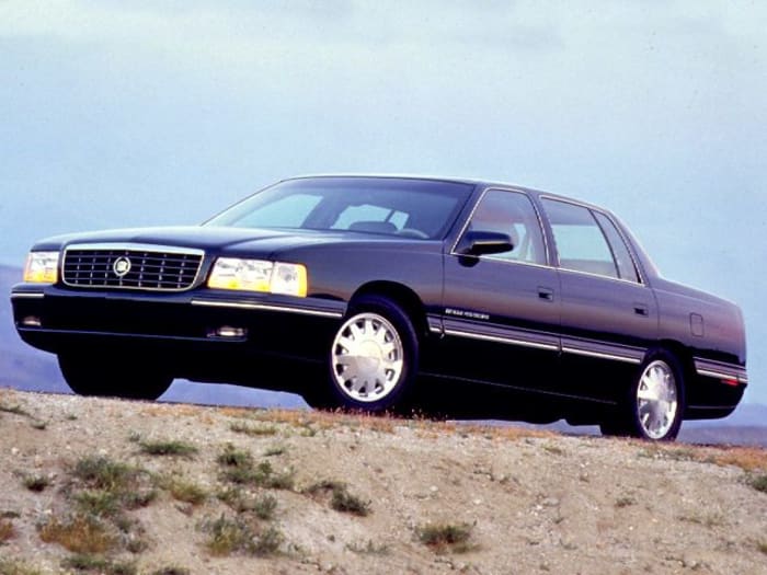 1999 Cadillac DeVille Concours 4dr Sedan Equipment