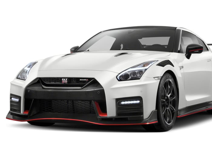 Nissan GTR r35 перед