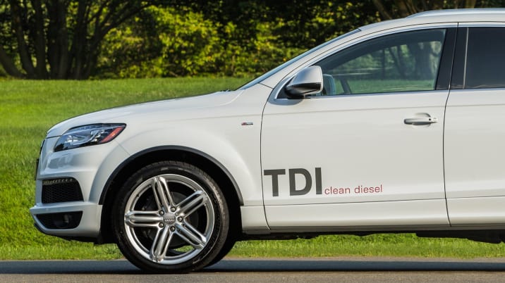 2015 Audi Q7 TDI profile view